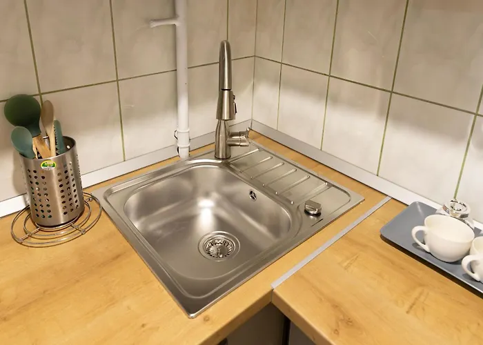 New Calea Victoriei, Old * Boekarest