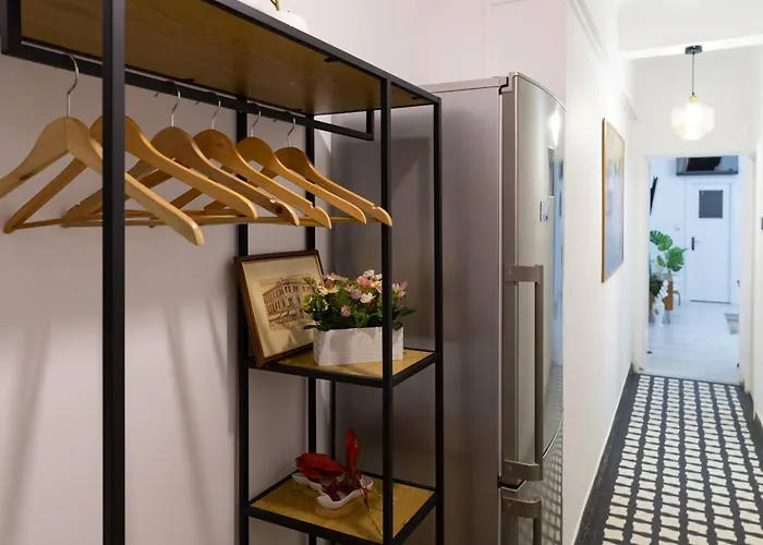 New Calea Victoriei, Old Boekarest