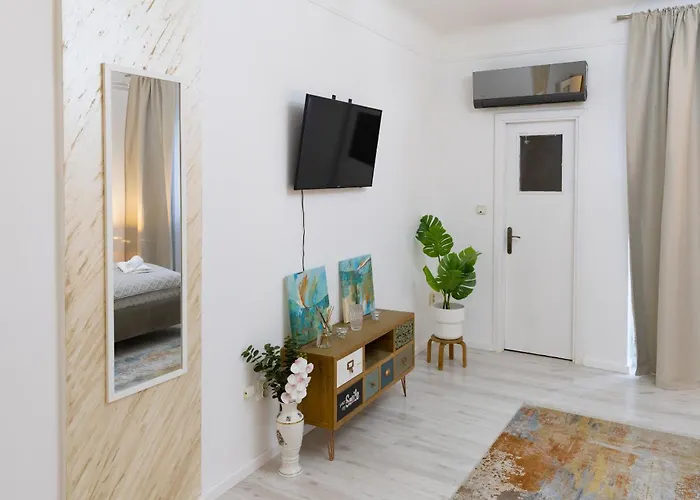 New Calea Victoriei, Old