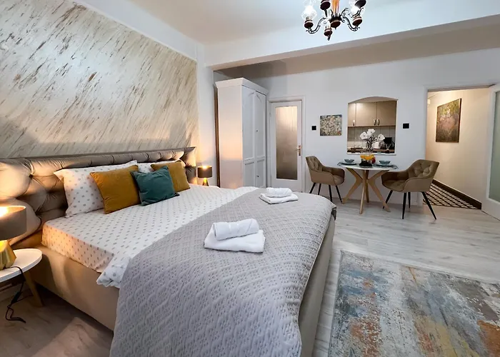 New Calea Victoriei, Old